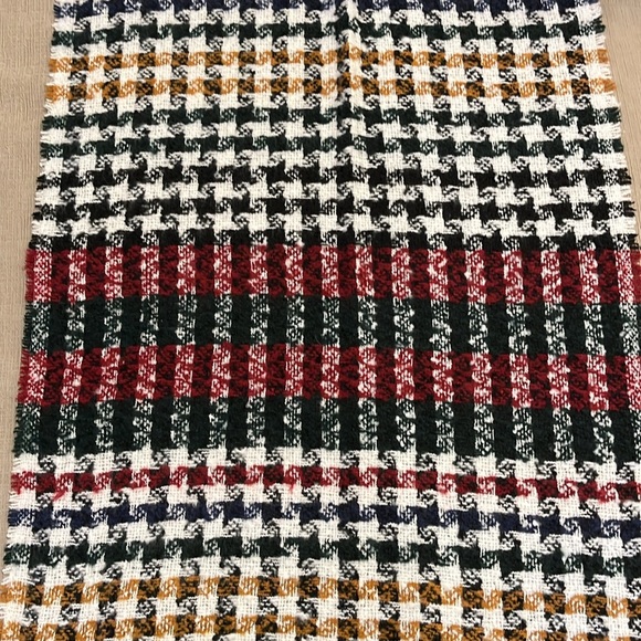 NWT Multi-Color Bazzaara Scarf - Picture 6 of 6